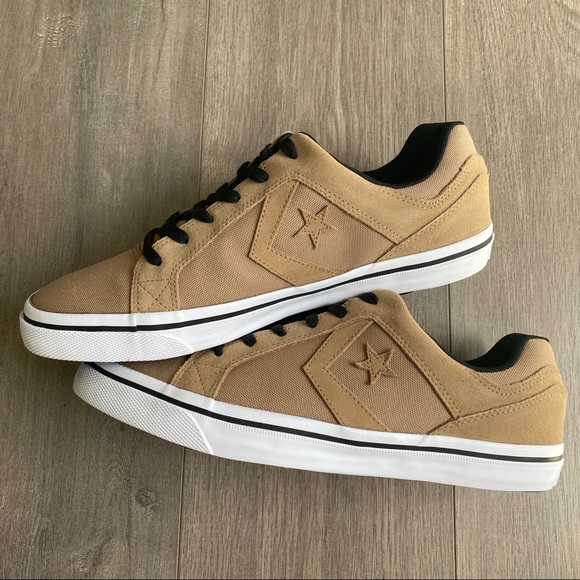 NWT Converse Distrito OX - Picture 7 of 8